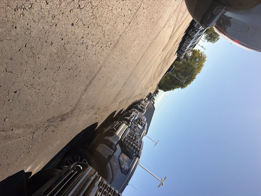 Used 2010 GMC Yukon Denali AWD/4WD image 3