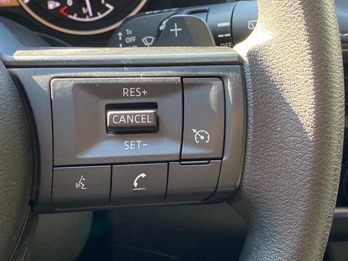 Used 2023 Nissan Rogue S FWD image 19