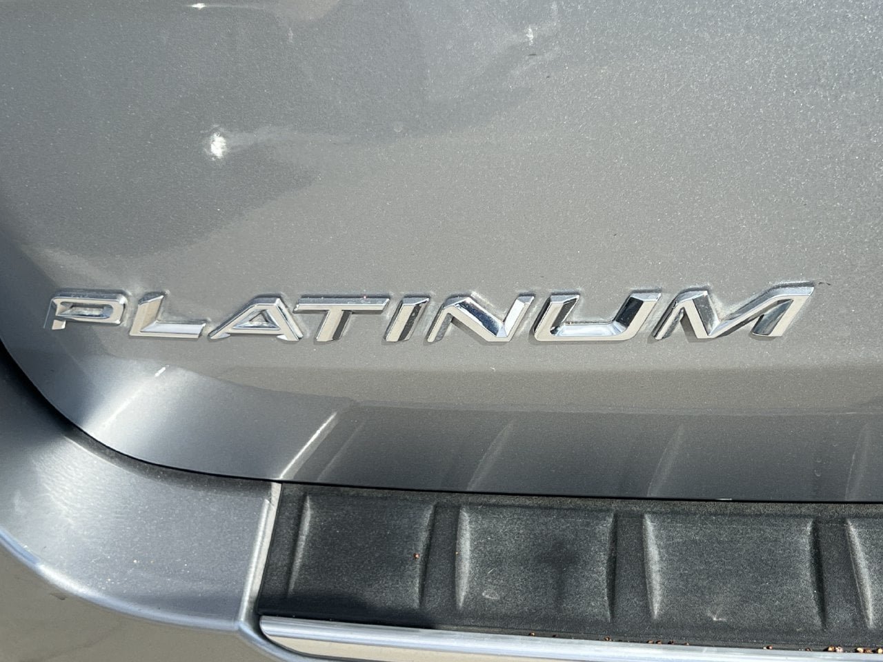 Used 2022 Ford Explorer Platinum w/ Equipment Group 601A RWD image 7