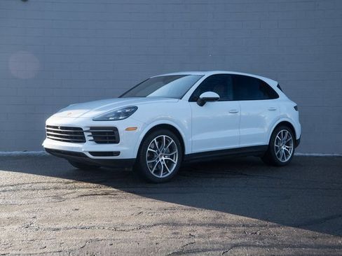 Used 2023 Porsche Cayenne S AWD/4WD image 1