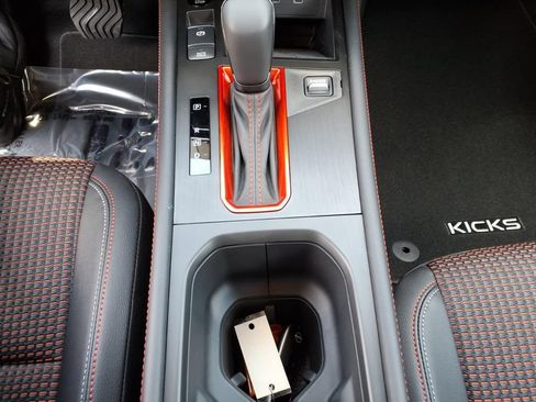 New 2026 Nissan Kicks SR w/ SR Premium Package AWD/4WD image 28