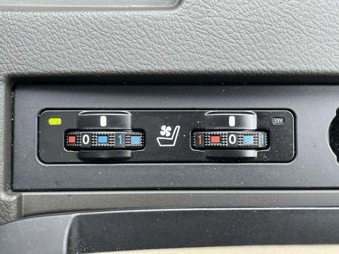 Used 2013 Lexus RX 450h AWD image 22
