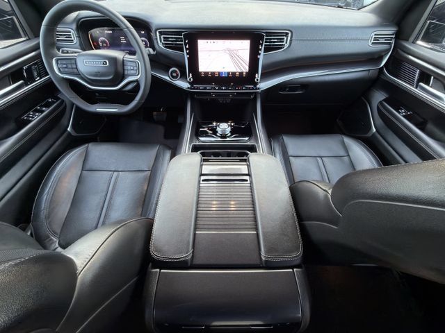 Used 2023 Jeep Wagoneer 4WD image 11