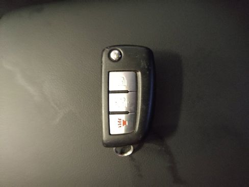 Used 2020 Nissan Rogue S w/ Special Edition Package FWD image 32