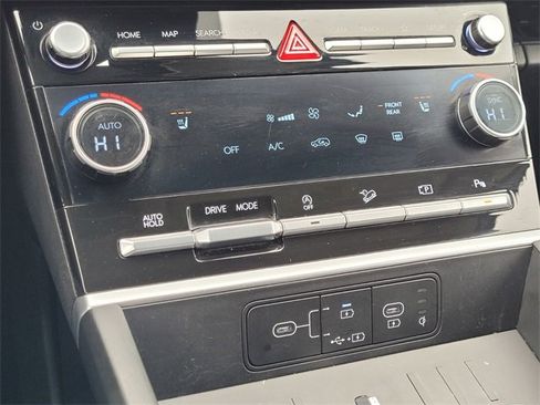 Used 2024 Hyundai Santa Fe SEL image 20