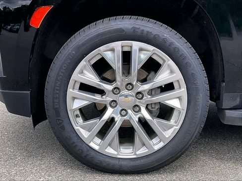 Used 2021 Chevrolet Tahoe LT w/ LT Signature Package AWD/4WD image 7