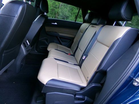 Used 2021 Volkswagen Atlas Cross Sport SE w/ Panoramic Sunroof Package AWD/4WD image 16
