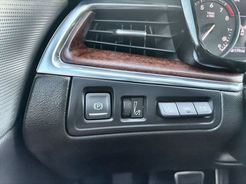 Certified 2020 Cadillac XT5 Sportv AWD/4WD image 18
