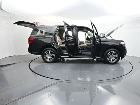 Used 2022 Ford Expedition Limited image 44