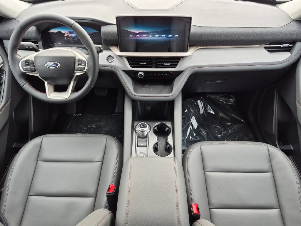 New 2026 Ford Explorer Active w/ Active Comfort Package AWD/4WD image 13