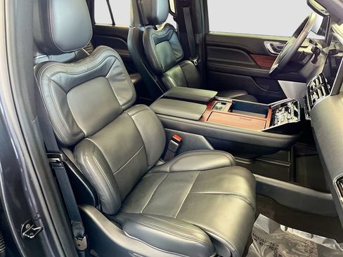 Used 2024 Lincoln Navigator Reserve AWD/4WD image 32