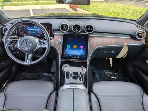 Used 2025 Mercedes-Benz C 300 Sedan image 28