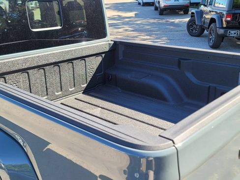 New 2026 Jeep Gladiator Sport AWD/4WD image 15