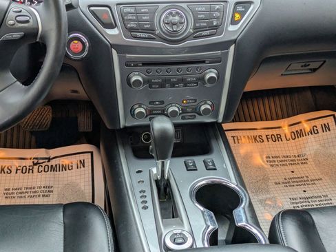 Used 2020 Nissan Pathfinder SL image 18