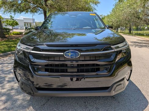 Used 2025 Subaru Forester Touring image 2