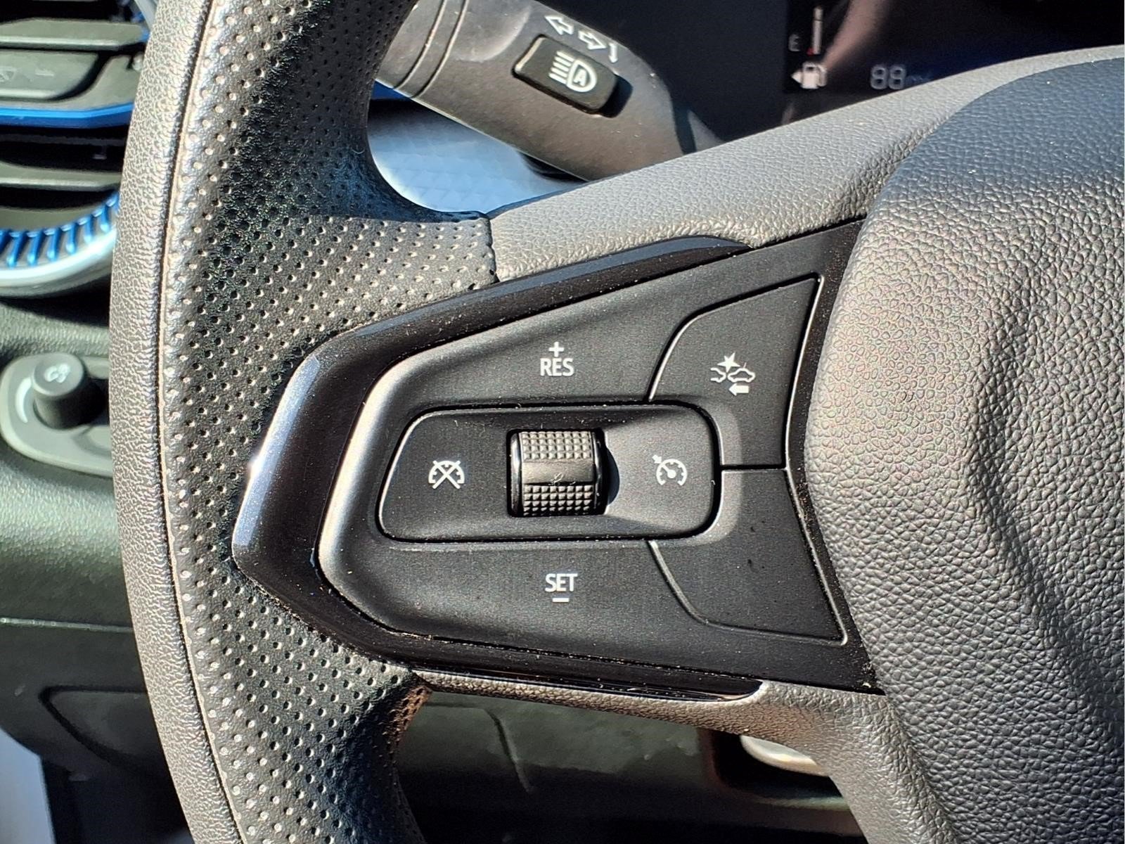 Used 2024 Chevrolet Trax LT FWD image 16