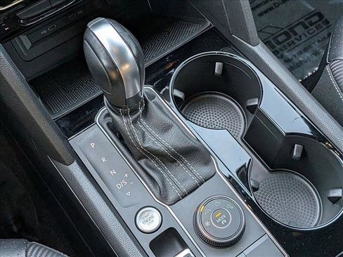 Used 2023 Volkswagen Atlas Cross Sport SE image 12