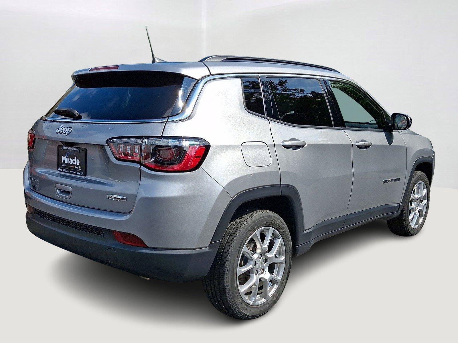 Certified 2023 Jeep Compass Latitude AWD/4WD image 6