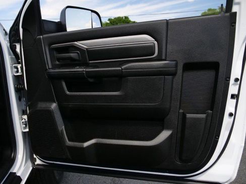 Used 2022 RAM 3500 Tradesman RWD image 28