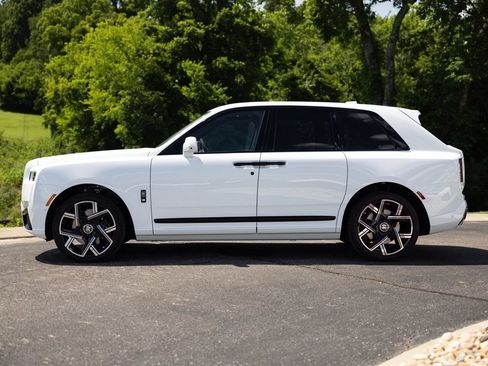 New 2027 Rolls-Royce Cullinan Black Badge AWD/4WD image 5