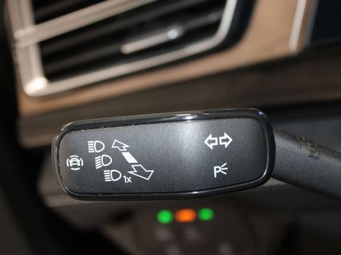 Used 2024 Volkswagen Atlas SE FWD image 17