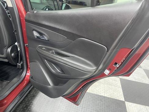 Used 2021 Buick Encore Preferred AWD/4WD image 14