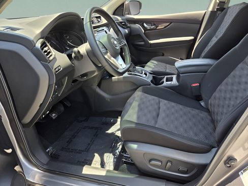 Used 2022 Nissan Rogue Sport SV AWD/4WD image 12