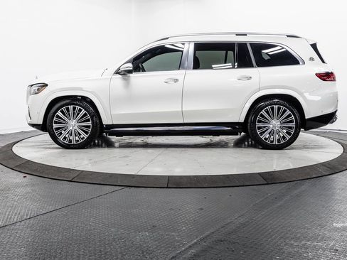 Used 2024 Mercedes-Benz Maybach GLS 600 4MATIC image 4