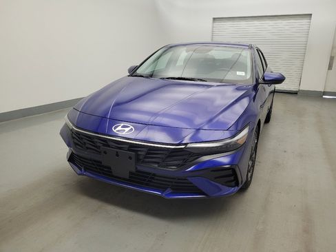 Used 2025 Hyundai Elantra SEL FWD image 15