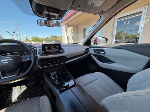 Used 2025 Nissan Rogue SV AWD/4WD image 37