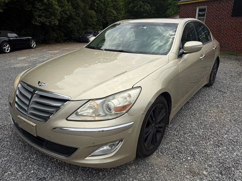 Used 2012 Hyundai Genesis 3.8 w/ Premium Pkg RWD image 3