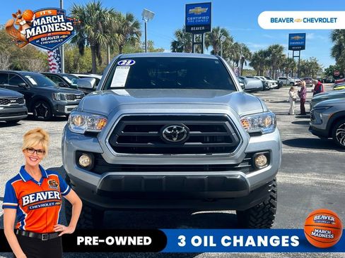 Used 2023 Toyota Tacoma SR5 w/ Technology Package image 3