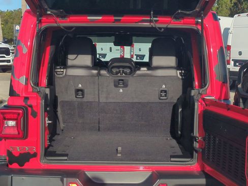 Used 2022 Jeep Wrangler Unlimited Rubicon w/ Xtreme Recon 35" Tire Package image 12