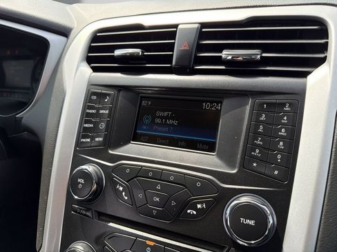 Used 2015 Ford Fusion SE w/ Equipment Group 201A FWD image 18