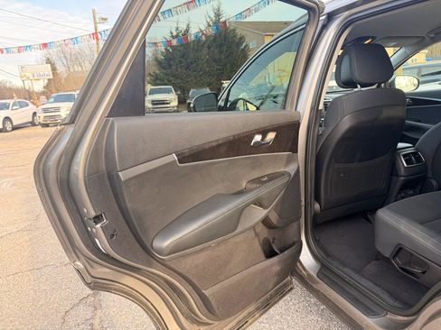 Used 2016 Kia Sorento LX image 13