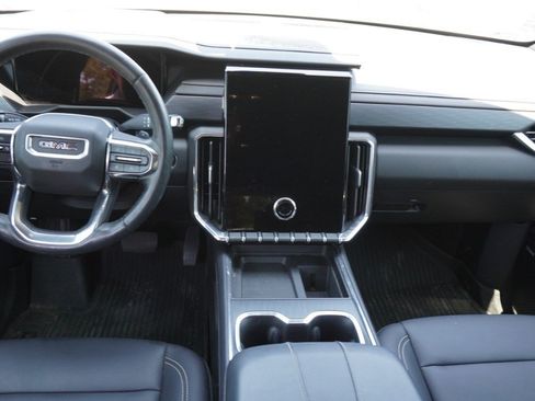 Used 2025 GMC Acadia Elevation w/ Elevation Premium Package FWD image 13
