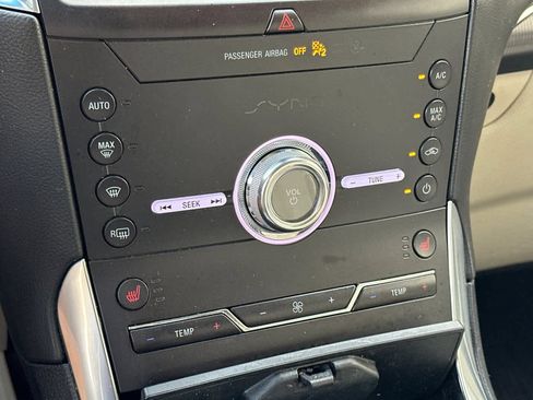 Used 2020 Ford Edge Titanium AWD/4WD image 21