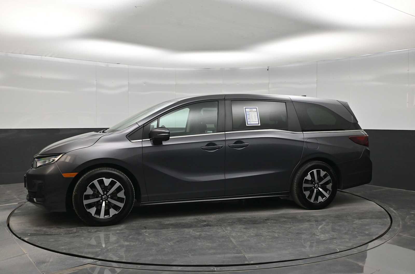 Used 2025 Honda Odyssey EX-L image 4