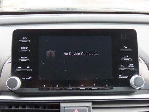 Used 2018 Honda Accord LX image 19