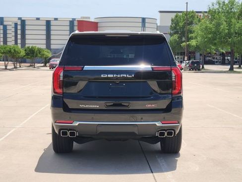 Used 2025 GMC Yukon Denali w/ Sun & Power Step Package AWD/4WD image 7