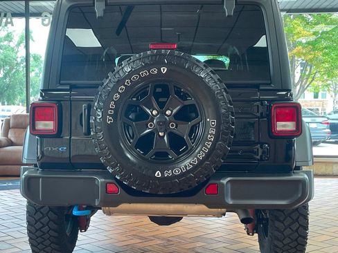 Used 2023 Jeep Wrangler Unlimited w/ Cold Weather Group AWD/4WD image 9