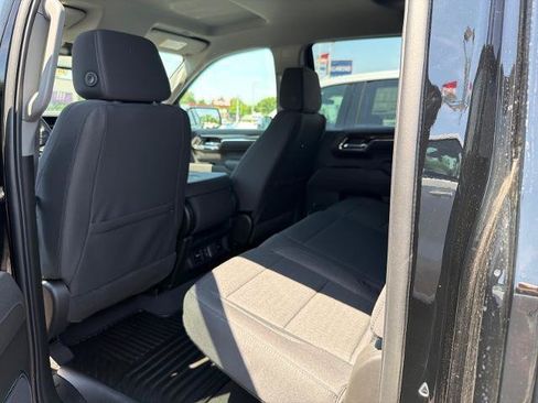 New 2026 GMC Sierra 1500 SLE w/ Preferred Package AWD/4WD image 9