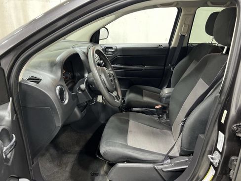 Used 2014 Jeep Compass Sport w/ Power Value Group image 3