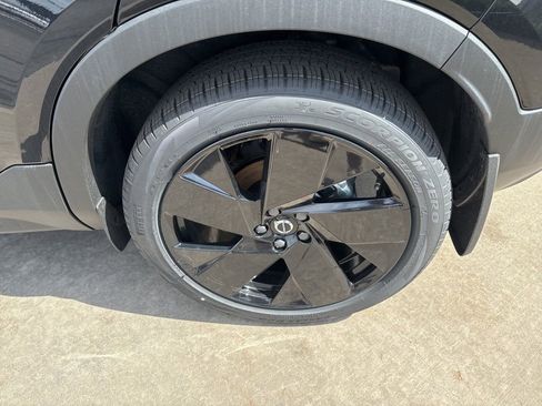 New 2026 Volvo XC40 B5 Ultra w/ Protection Package Premier AWD/4WD image 16