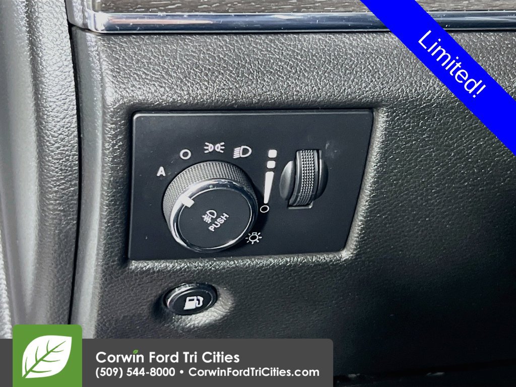 Used 2018 Jeep Grand Cherokee Limited w/ Trailer Tow Group IV AWD/4WD image 18