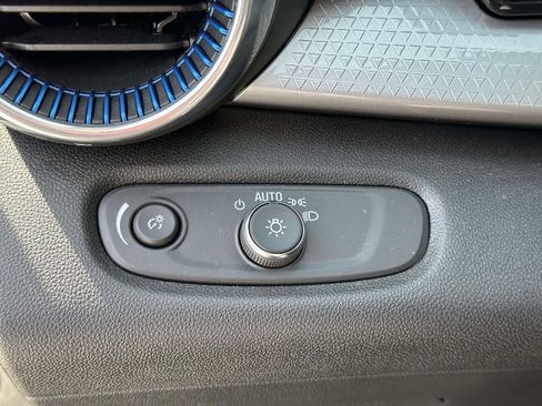 Used 2024 Chevrolet Trax LT w/ Driver Confidence Package image 15