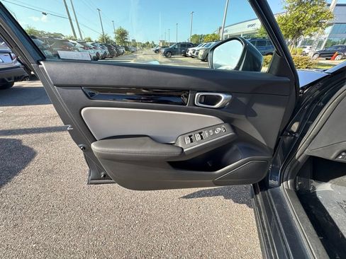Used 2023 Honda Civic EX-L image 11