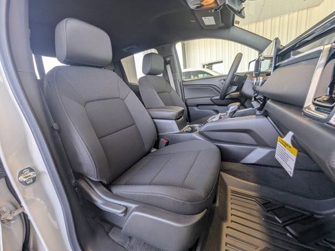 New 2026 GMC Canyon Elevation image 15