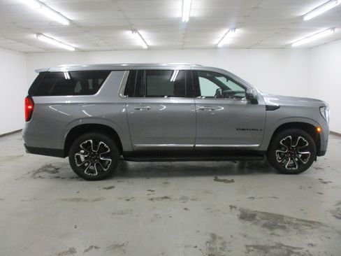 Certified 2023 GMC Yukon XL Denali AWD/4WD image 15