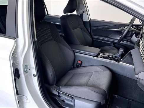 Used 2025 Toyota Camry LE AWD/4WD image 9